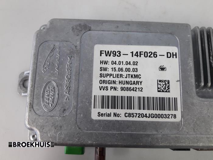 Antennförstärkare från en Land Rover Discovery Sport (LC) 2.0 Si4 16V 2015