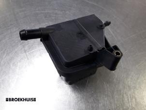 Gebruikte Stuurbekrachtiging Olie Reservoir Seat Toledo (1M2) 1.9 TDI 110 Prijs € 10,00 Margeregeling aangeboden door Autobedrijf Broekhuis B.V.