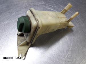 Begagnade Styrservotank Volkswagen Passat Variant (3B5) 1.9 TDI 90 Pris € 5,00 Marginaltabell erbjuds av Autobedrijf Broekhuis B.V.