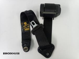 Gebruikte Veiligheidsgordel links-achter Lancia Delta (836) 1.6 16V HPE Prijs € 20,00 Margeregeling aangeboden door Autobedrijf Broekhuis B.V.