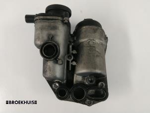 Begagnade Oljefilterhus Volvo V70 (SW) 2.4 D5 20V Pris € 25,00 Marginaltabell erbjuds av Autobedrijf Broekhuis B.V.