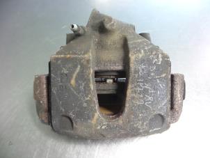 Begagnade Främre bromsok, höger Ford Transit Connect 1.8 TDCi 110 Pris € 25,00 Marginaltabell erbjuds av Autobedrijf Broekhuis B.V.