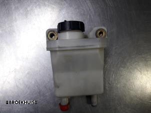 Gebruikte Servo Oliereservoir Lancia Delta (836) 1.8 16V VVT HPE Prijs € 5,00 Margeregeling aangeboden door Autobedrijf Broekhuis B.V.
