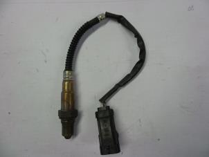 Begagnade Lambdasond Renault Clio II (BB/CB) 1.4 16V Pris € 10,00 Marginaltabell erbjuds av Autobedrijf Broekhuis B.V.