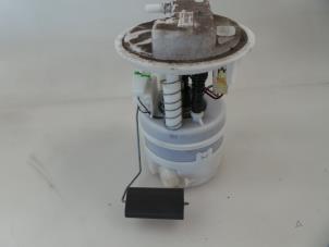 Gebruikte Brandstofpomp Elektrisch Dacia Duster (HS) 1.6 16V Prijs € 25,00 Margeregeling aangeboden door Autobedrijf Broekhuis B.V.