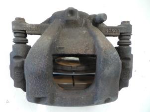 Begagnade Främre bromsok, vänster Toyota Verso 1.8 16V VVT-i Pris € 35,00 Marginaltabell erbjuds av Autobedrijf Broekhuis B.V.