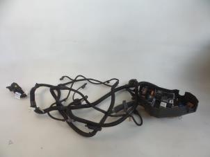 Używane Wiazka przewodów Volkswagen Touareg (7PA/PH) 3.0 TDI V6 24V BlueMotion Technology SCR Cena € 350,00 Procedura marży oferowane przez Autobedrijf Broekhuis B.V.