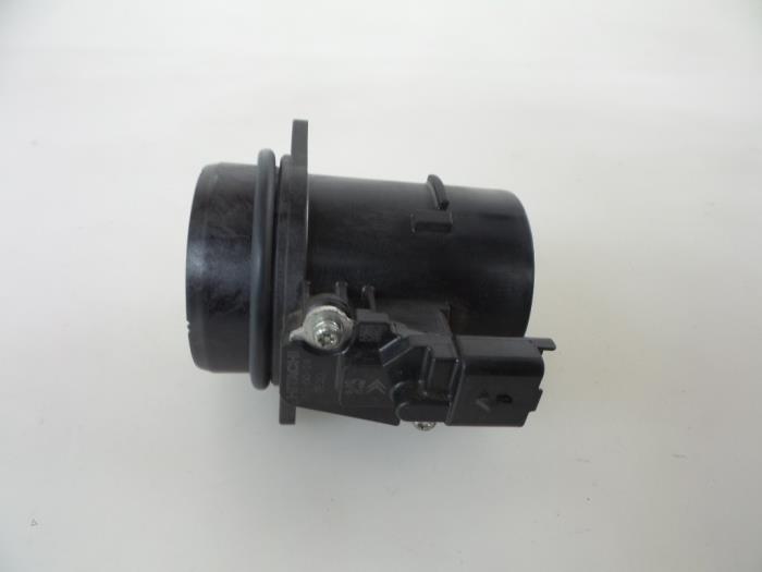 Luftmassemätare från en Peugeot Partner (GC/GF/GG/GJ/GK) 1.6 HDI 75 Phase 1 2013