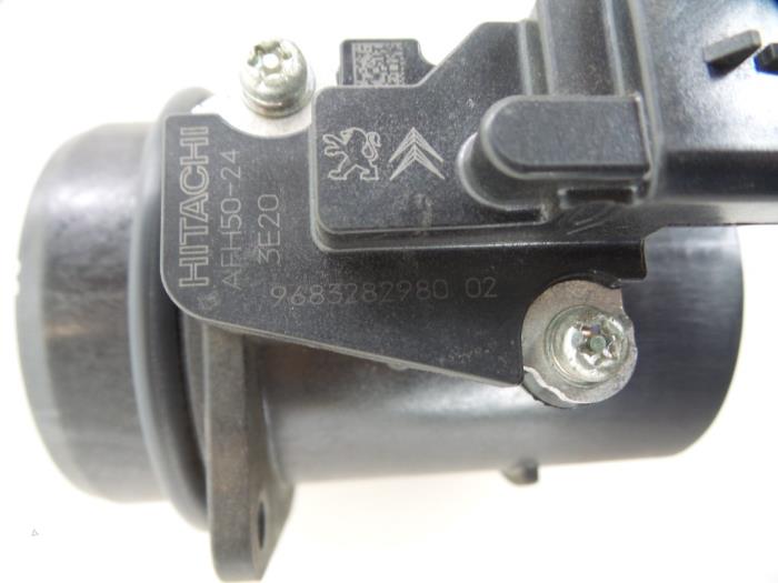 Luftmassemätare från en Peugeot Partner (GC/GF/GG/GJ/GK) 1.6 HDI 75 Phase 1 2013
