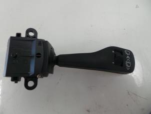 Używane Przelacznik wycieraczki BMW X3 (E83) 2.5 24V Cena € 30,00 Procedura marży oferowane przez Autobedrijf Broekhuis B.V.