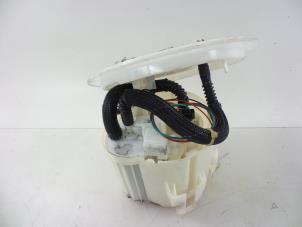 Begagnade Elektrisk bränslepump Opel Astra H (L48) 1.6 16V Twinport Pris € 30,00 Marginaltabell erbjuds av Autobedrijf Broekhuis B.V.