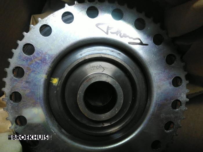 Remskiva, vevaxel från en Land Rover Discovery Sport (LC) 2.0 Si4 16V 2015