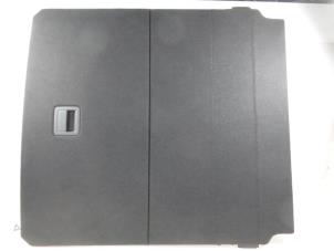 Gebruikte Kofferbak Mat Volkswagen Passat Variant (3G5) 1.6 TDI 16V Prijs € 75,00 Margeregeling aangeboden door Autobedrijf Broekhuis B.V.