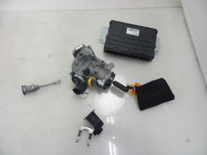 Gebruikte Inspuitcomputer Mitsubishi Space Star (A0) 1.0 12V Prijs € 200,00 Margeregeling aangeboden door Autobedrijf Broekhuis B.V.