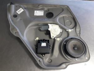 Begagnade Fönstermekanism för bakre dörr, 4-dörrars, vänster Mercedes A (W169) 1.5 A-150 3-Drs. Pris € 40,00 Marginaltabell erbjuds av Autobedrijf Broekhuis B.V.