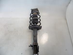 Gebruikte Veerpoot rechts-voor Mercedes B (W245) 2.0 B-180 CDI 16V Prijs € 65,00 Margeregeling aangeboden door Autobedrijf Broekhuis B.V.