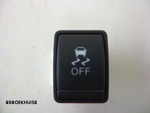 Gebruikte ESP Schakelaar Nissan Qashqai (J11) 1.2 DIG-T 16V Prijs € 10,00 Margeregeling aangeboden door Autobedrijf Broekhuis B.V.