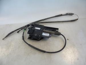 Gebruikte Handrem Mechaniek Opel Insignia Sports Tourer 2.0 CDTI 16V 130 ecoFLEX Prijs € 90,00 Margeregeling aangeboden door Autobedrijf Broekhuis B.V.