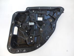 Gebruikte Ruitmechaniek 4Deurs rechts-achter Mercedes C Estate (S205) C-220 CDI BlueTEC, C-220 d 2.2 16V Prijs € 50,00 Margeregeling aangeboden door Autobedrijf Broekhuis B.V.