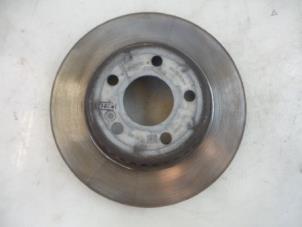 Gebruikte Remschijf achter Mercedes C Estate (S205) C-220 CDI BlueTEC, C-220 d 2.2 16V Prijs € 25,00 Margeregeling aangeboden door Autobedrijf Broekhuis B.V.