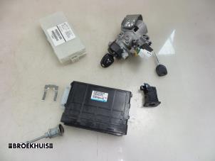 Gebruikte Inspuitcomputer Mitsubishi Space Star (A0) 1.0 12V Prijs € 200,00 Margeregeling aangeboden door Autobedrijf Broekhuis B.V.