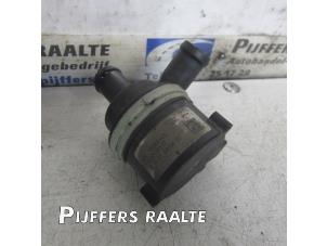 Używane Dodatkowa pompa wodna Opel Corsa D 1.3 CDTi 16V ecoFLEX Cena € 35,00 Procedura marży oferowane przez Pijffers B.V. Raalte