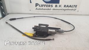 Gebruikte Handrem Mechaniek Opel Insignia Sports Tourer 1.6 Turbo 16V Ecotec Prijs € 100,00 Margeregeling aangeboden door Pijffers B.V. Raalte