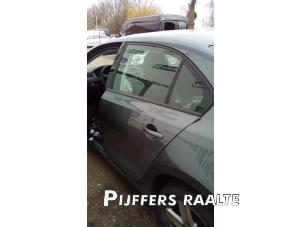 Begagnade Bakdörr, 4-dörrars, vänster Volkswagen Jetta IV (162/16A) 1.2 TSI Pris € 200,00 Marginaltabell erbjuds av Pijffers B.V. Raalte