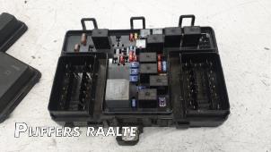 Używane Skrzynka bezpieczników Ford S-Max (WPC) 2.0 TDCi 210 16V Cena € 181,50 Z VAT oferowane przez Pijffers B.V. Raalte