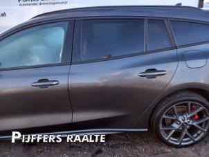 Gebruikte Portier 4Deurs links-achter Ford Focus 4 ST Wagon 2.3 ST EcoBoost 16V Prijs € 635,25 Inclusief btw aangeboden door Pijffers B.V. Raalte