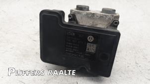 Gebruikte ABS Pomp Volkswagen Transporter T5 2.5 TDi Prijs € 845,79 Inclusief btw aangeboden door Pijffers B.V. Raalte