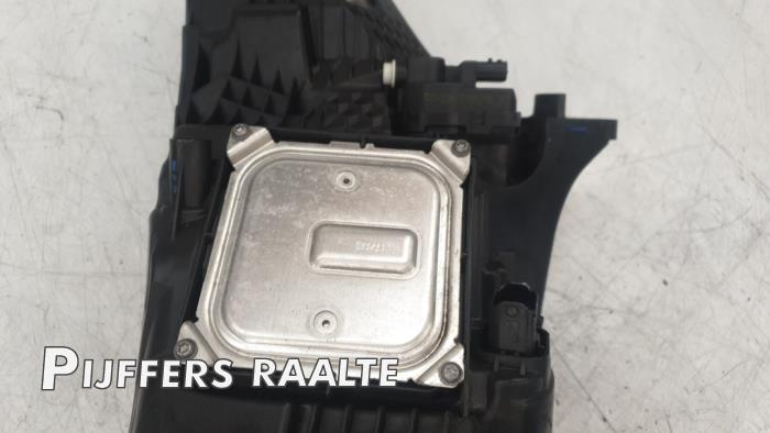 Koplamp rechts van een Renault Captur (2R) 1.2 TCE 16V EDC 2017