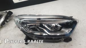 Begagnade Strålkastare, höger Renault Captur (2R) 1.2 TCE 16V EDC Pris € 544,50 Inklusive moms erbjuds av Pijffers B.V. Raalte