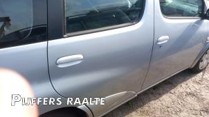 Begagnade Bakdörr, 4-dörrars, höger Toyota Yaris Verso (P2) 1.3 16V Pris € 121,00 Inklusive moms erbjuds av Pijffers B.V. Raalte