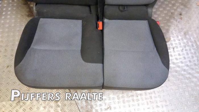 Bank rechts-voor van een Opel Vivaro 1.6 CDTI BiTurbo 120 2015