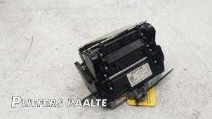 Gebruikte Head-up display Volkswagen Passat (3G2) 2.0 TDI BiTurbo 16V 4Motion Prijs € 302,50 Inclusief btw aangeboden door Pijffers B.V. Raalte