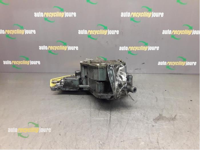 Brandstofpomp Mechanisch van een Volkswagen Lupo (6X1) 1.2 TDI 3L 1999