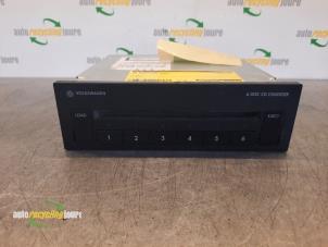 Begagnade CD-växlare Volkswagen Golf V (1K1) 2.0 TDI 16V Pris € 29,99 Marginaltabell erbjuds av Autorecycling Joure B.V.