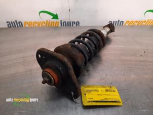 Gebruikte Achterpoot links BMW Mini One/Cooper (R50) 1.6 16V Cooper Prijs € 30,00 Margeregeling aangeboden door Autorecycling Joure B.V.
