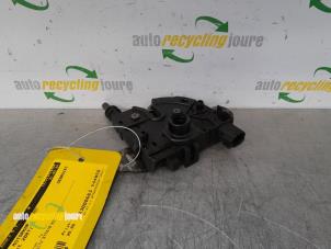 Gebruikte Slotmechaniek Motorkap Ford Focus 2 Wagon 1.8 TDCi 16V Prijs € 25,00 Margeregeling aangeboden door Autorecycling Joure B.V.