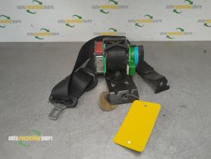 Begagnade Främre säkerhetsbälte, vänster Saab 9-3 Sport Estate (YS3F) 1.9 TiD 16V Pris € 99,99 Marginaltabell erbjuds av Autorecycling Joure B.V.