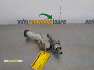 Używane Glówny cylinder hamulcowy Nissan Note (E11) 1.4 16V Cena € 25,00 Procedura marży oferowane przez Autorecycling Joure B.V.