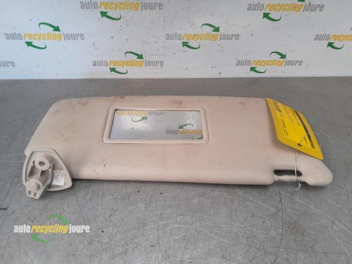 Solskydd från en Lancia Ypsilon (843) 1.4 16V 2008