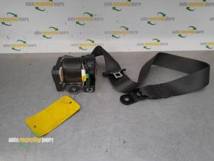 Używane Pas bezpieczenstwa lewy przód Lancia Thesis (841) 2.4 JTD Multijet 20V Cena € 89,99 Procedura marży oferowane przez Autorecycling Joure B.V.