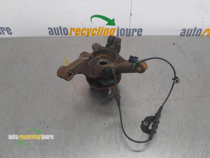 Fusee links-voor van een Hyundai i10 (B5) 1.0 12V 2016