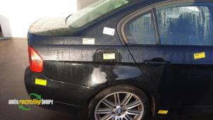 Gebruikte Scherm rechts-achter BMW 3 serie (E90) 318i 16V Prijs op aanvraag aangeboden door Autorecycling Joure B.V.