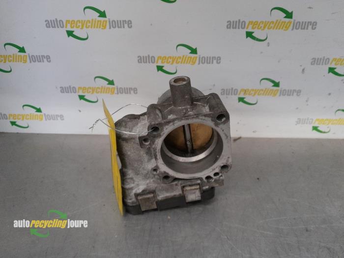 Gasklephuis van een Volkswagen Golf V (1K1) 1.6 FSI 16V 2004