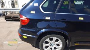 Gebruikte Scherm rechts-achter BMW X5 (E70) 3.0sd 24V Prijs op aanvraag aangeboden door Autorecycling Joure B.V.