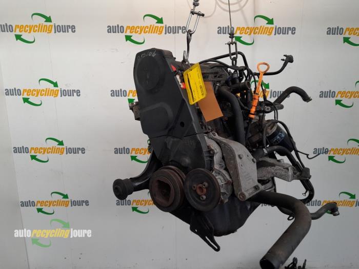 Motor från en Audi 80 (B4) 2.0 E 1994