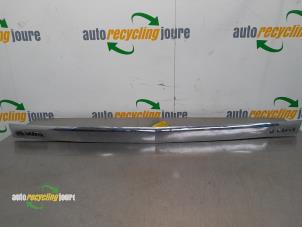 Gebruikte Handgreep Achterklep Opel Zafira (M75) 1.9 CDTI Prijs € 49,99 Margeregeling aangeboden door Autorecycling Joure B.V.